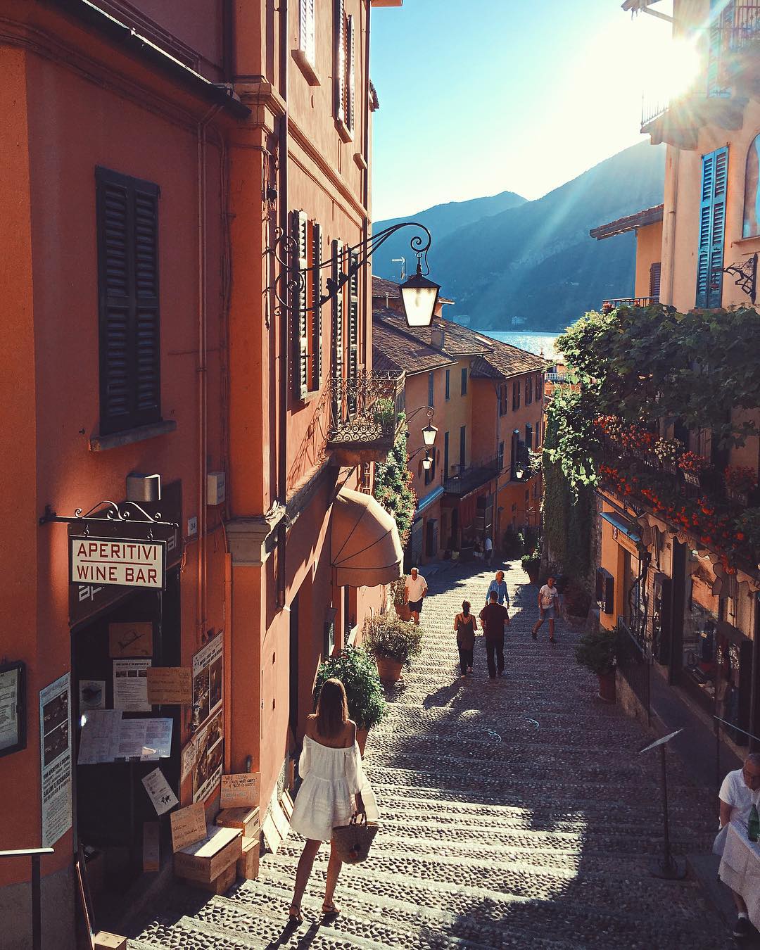 The streets of Bellagio's old town (Photo: @tuulavintage)