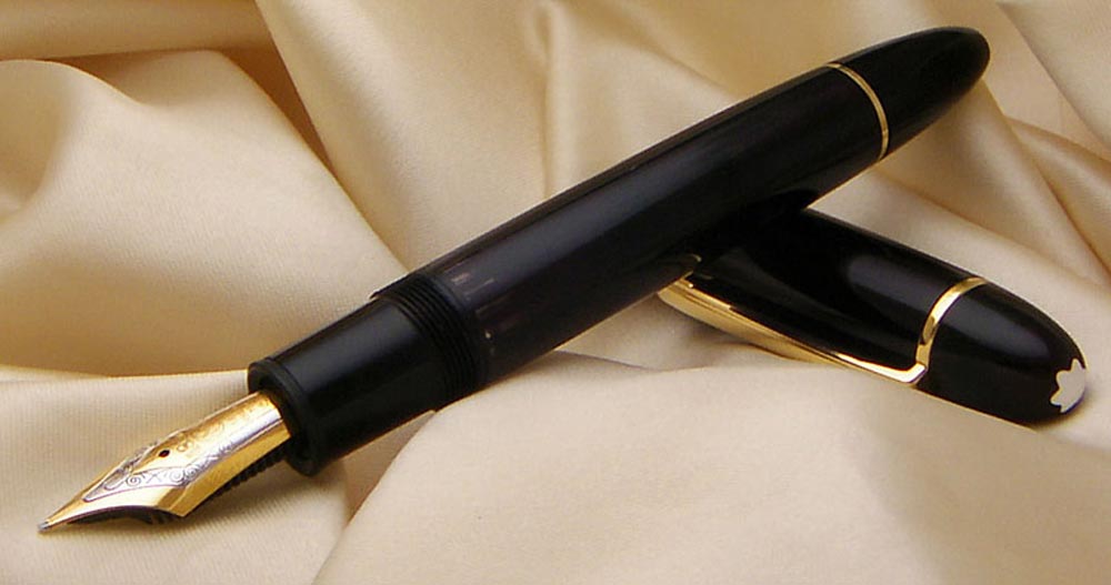 The classic Meisterstück Gold-Coated 149 fountain pen 