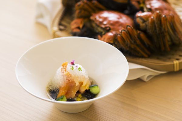 Akagai-Sashimi-with-Mozuku-Seaweed-Passion-Fruit-Foam